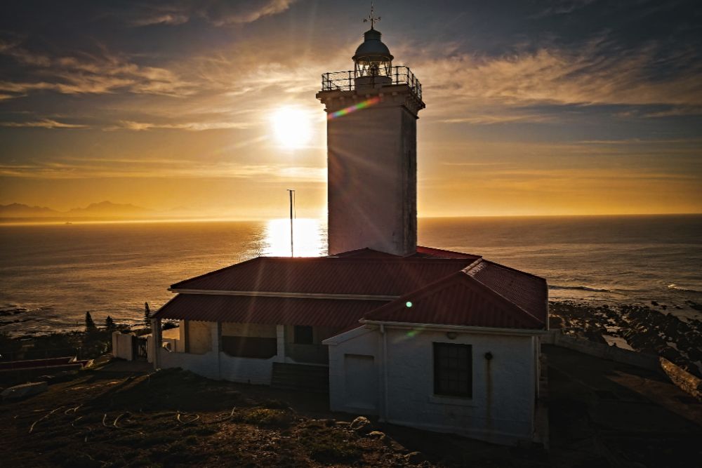 trey-smith-HNd_8DclWS0-unsplash-1000x667